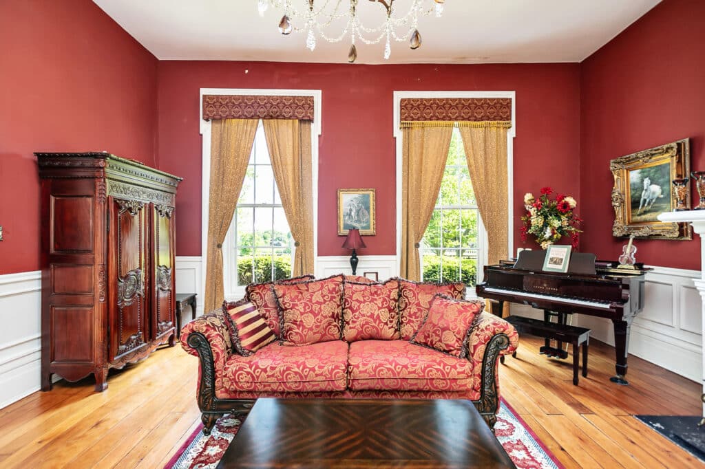 The common room at our Bed and Breakfast near Bardstown.